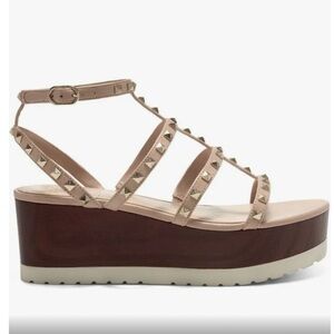 Vince Camuto Pemolie Platform Wedge in nude. Women’s size 8.5.